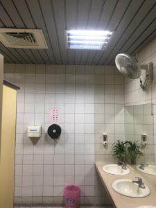 商場安裝LED燈具